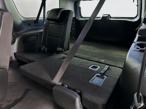 Used 2020 Chevrolet Suburban LT image 35