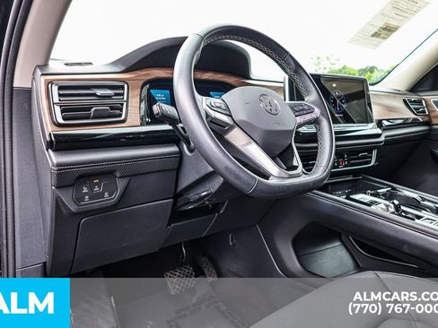 Used 2024 Volkswagen Atlas SE FWD image 29