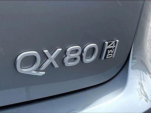 Used 2025 INFINITI QX80 Sensory image 8