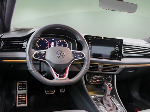 Used 2025 Volkswagen Jetta GLI Autobahn image 13