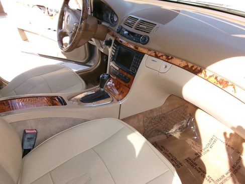 Used 2008 Mercedes-Benz E 320 BlueTEC Sedan image 13