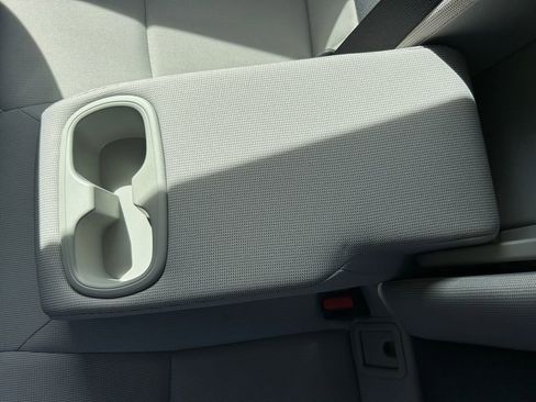 Used 2022 Toyota Corolla LE image 21