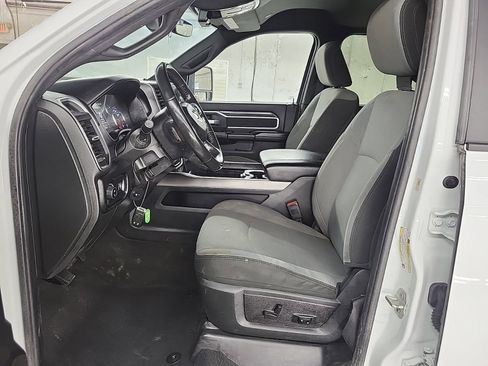 Used 2024 RAM 2500 Big Horn w/ Off Road Package AWD/4WD image 11