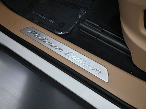 Certified 2022 Porsche Cayenne Platinum Edition image 26