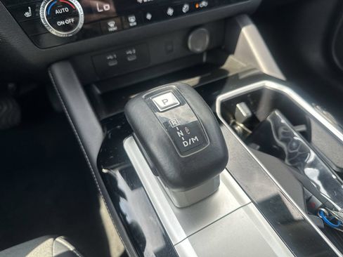 Used 2025 Mitsubishi Outlander SE FWD image 30