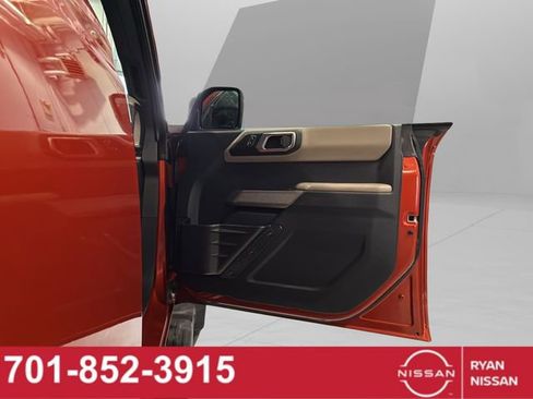 Used 2022 Ford Bronco Wildtrak image 37