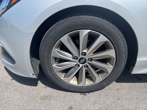 Used 2015 Hyundai Sonata Sport w/ Option Group 03 FWD image 2