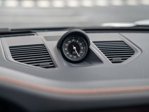 Certified 2025 Porsche 911 Carrera image 17