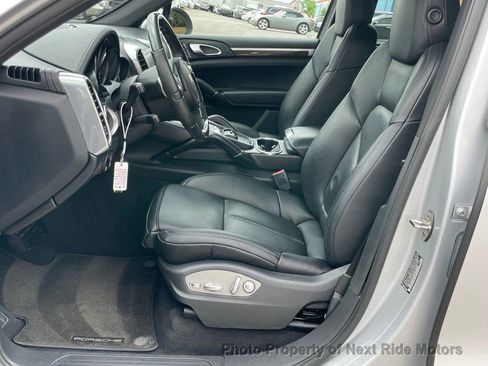 Used 2011 Porsche Cayenne AWD/4WD image 7