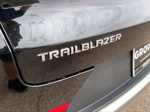 Used 2025 Chevrolet TrailBlazer LT FWD image 30