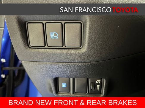 Certified 2018 Toyota C-HR XLE image 31