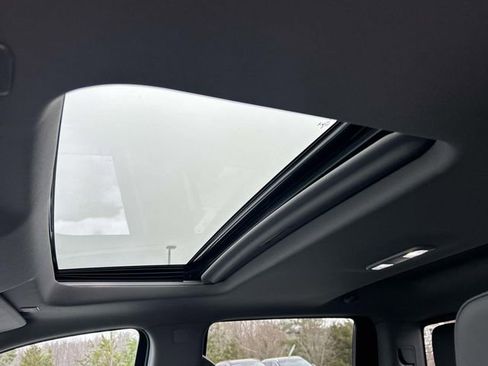 Used 2022 Chevrolet Silverado 1500 LTZ w/ LTZ Premium Package image 32