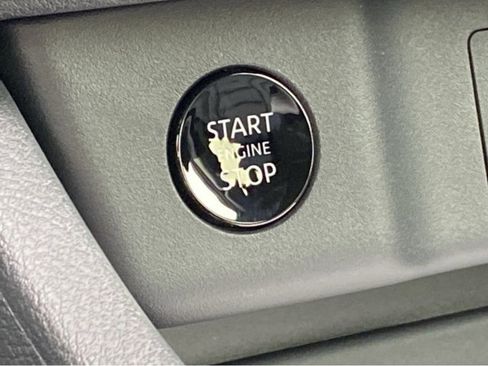 Certified 2025 Nissan Rogue SV image 6