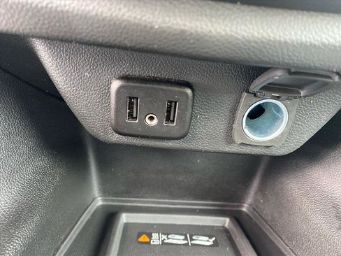 Used 2023 Chevrolet Traverse LT w/ Midnight/Sport Edition image 10