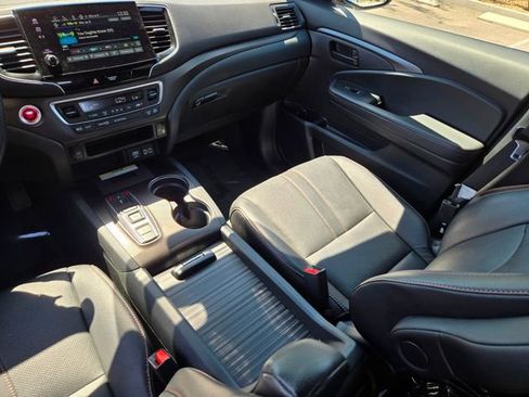 Certified 2023 Honda Passport TrailSport image 17