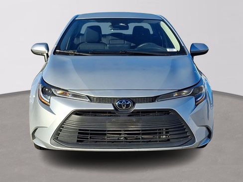 Used 2024 Toyota Corolla LE image 2