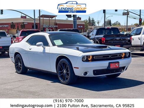 Used 2022 Dodge Challenger GT AWD/4WD image 5