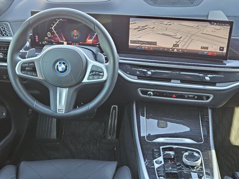Used 2025 BMW X5 xDrive50e w/ Executive Package image 26