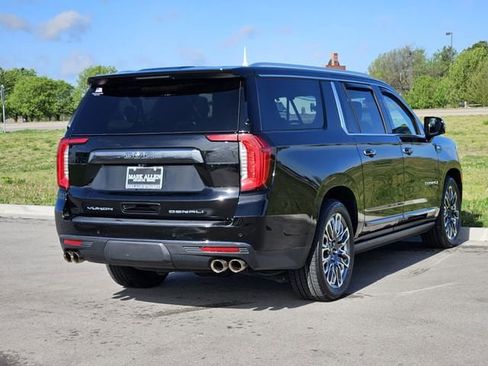 Used 2023 GMC Yukon XL Denali Ultimate AWD/4WD image 7