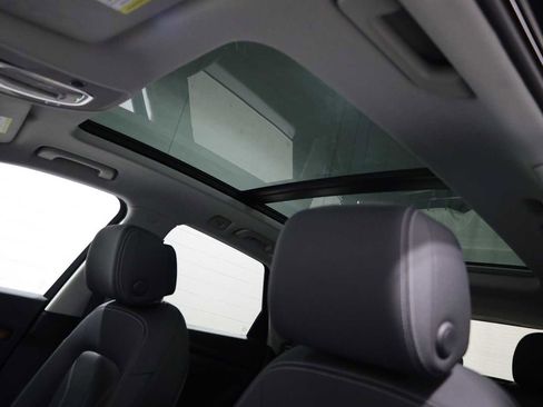 Used 2023 Audi Q5 2.0T Premium w/ Convenience Package image 19