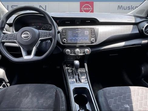 Used 2024 Nissan Kicks SV FWD image 7