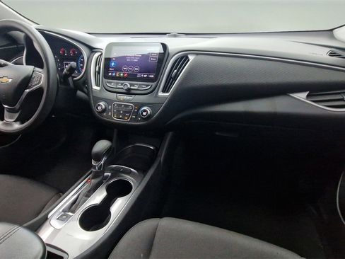 Used 2022 Chevrolet Malibu LT image 28
