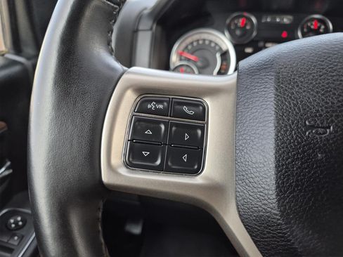 Used 2018 RAM 1500 Laramie w/ Convenience Group AWD/4WD image 19