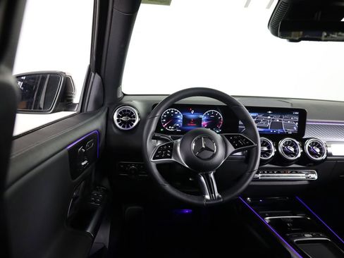 Certified 2025 Mercedes-Benz GLB 250 4MATIC image 36