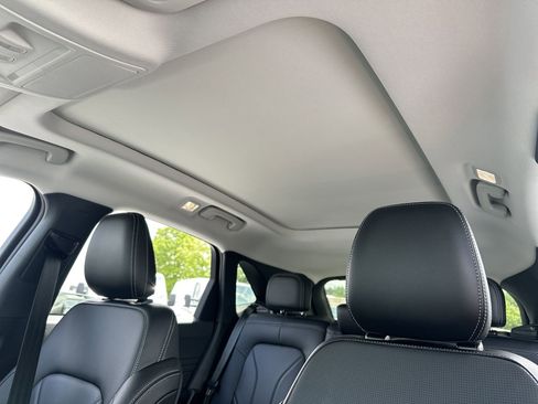 New 2025 Ford Escape SE w/ PHEV Premium Package image 5