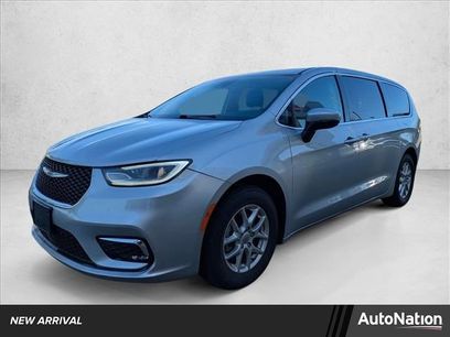 Used 2023 Chrysler Pacifica Touring-L