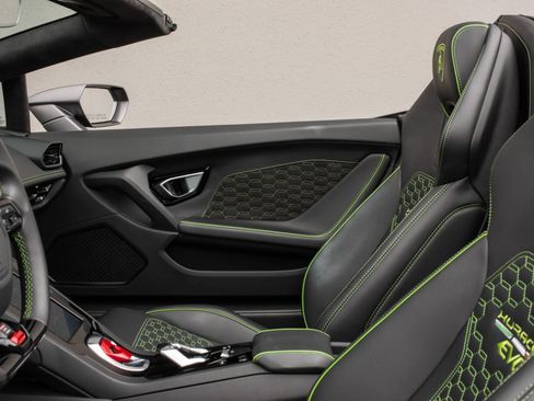 Used 2020 Lamborghini Huracan EVO AWD/4WD image 14