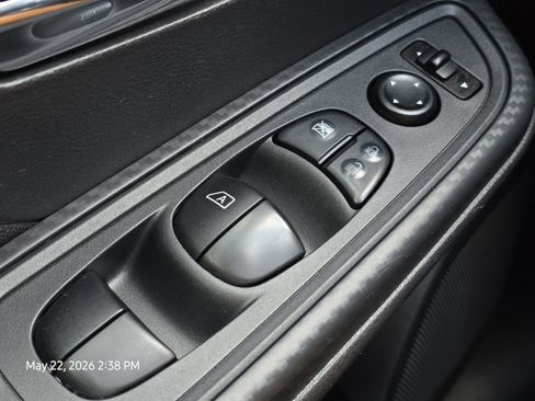 Used 2021 Nissan Versa SV FWD image 27