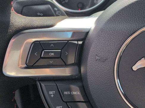 Used 2017 Ford Mustang Coupe RWD image 21