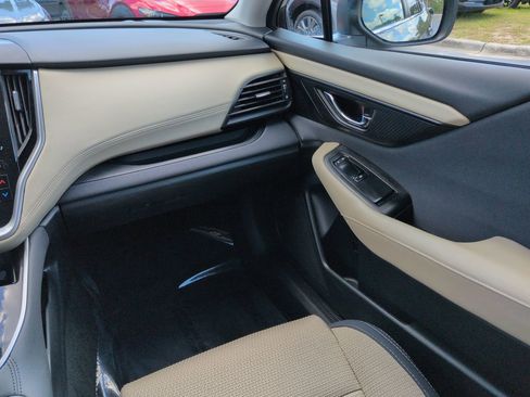 Used 2025 Subaru Outback Premium AWD/4WD image 17