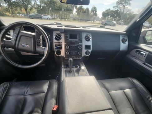 Used 2016 Ford Expedition XLT image 11