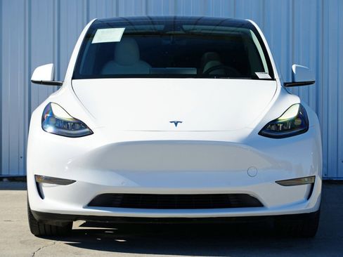 Used 2021 Tesla Model Y Performance image 7