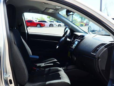 Used 2025 Mitsubishi Outlander Sport ES AWD/4WD image 29