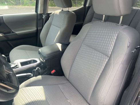 Used 2023 Toyota Tacoma SR5 AWD/4WD image 10