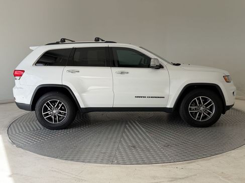 Used 2018 Jeep Grand Cherokee Limited AWD/4WD image 8