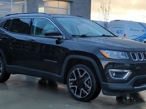 Used 2019 Jeep Compass Limited w/ Mopar Graphics Package image 9