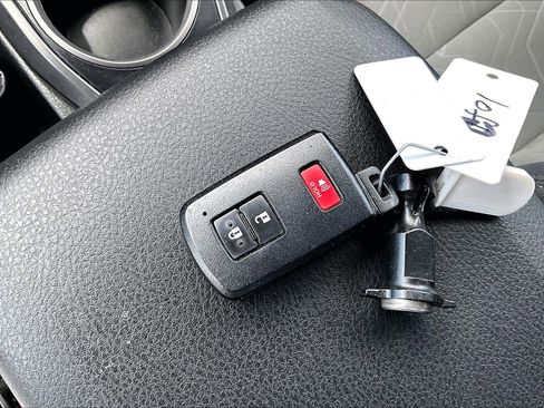 Used 2022 Toyota Tacoma TRD Sport AWD/4WD image 12