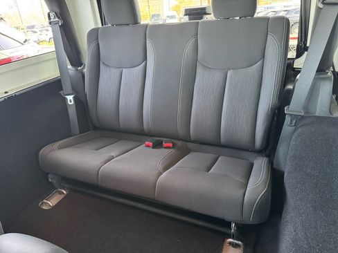 Used 2018 Jeep Wrangler Sahara w/ Connectivity Group image 16