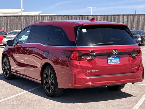 Certified 2025 Honda Odyssey Sport-L image 4