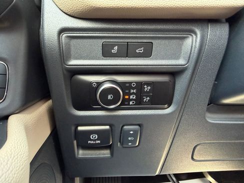 Used 2024 Ford Expedition Limited AWD/4WD image 29