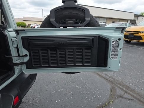 Used 2024 Jeep Wrangler Unlimited Sahara AWD/4WD image 43