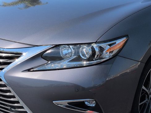 Used 2017 Lexus ES 350 w/ Navigation System Package FWD image 6
