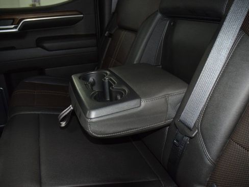 Used 2022 Chevrolet Silverado 1500 High Country image 37