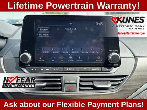 Used 2025 Nissan Altima 2.5 SV FWD image 24