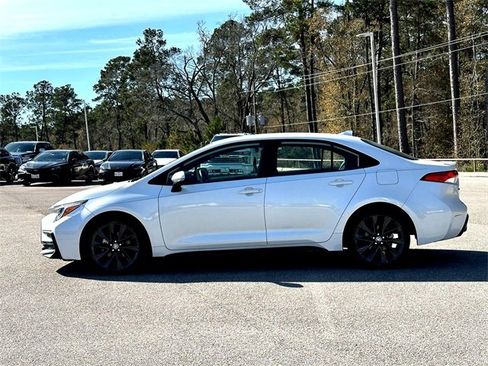 Used 2024 Toyota Corolla SE image 5