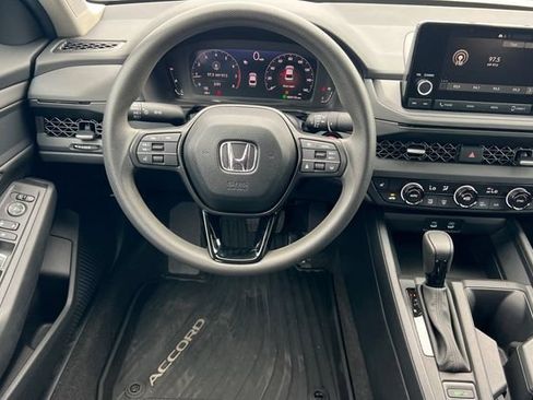 Used 2025 Honda Accord SE image 17
